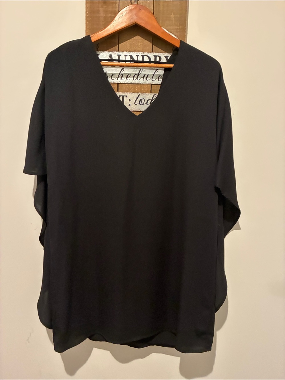 Source Unknown Black V-Neck Tunic Top